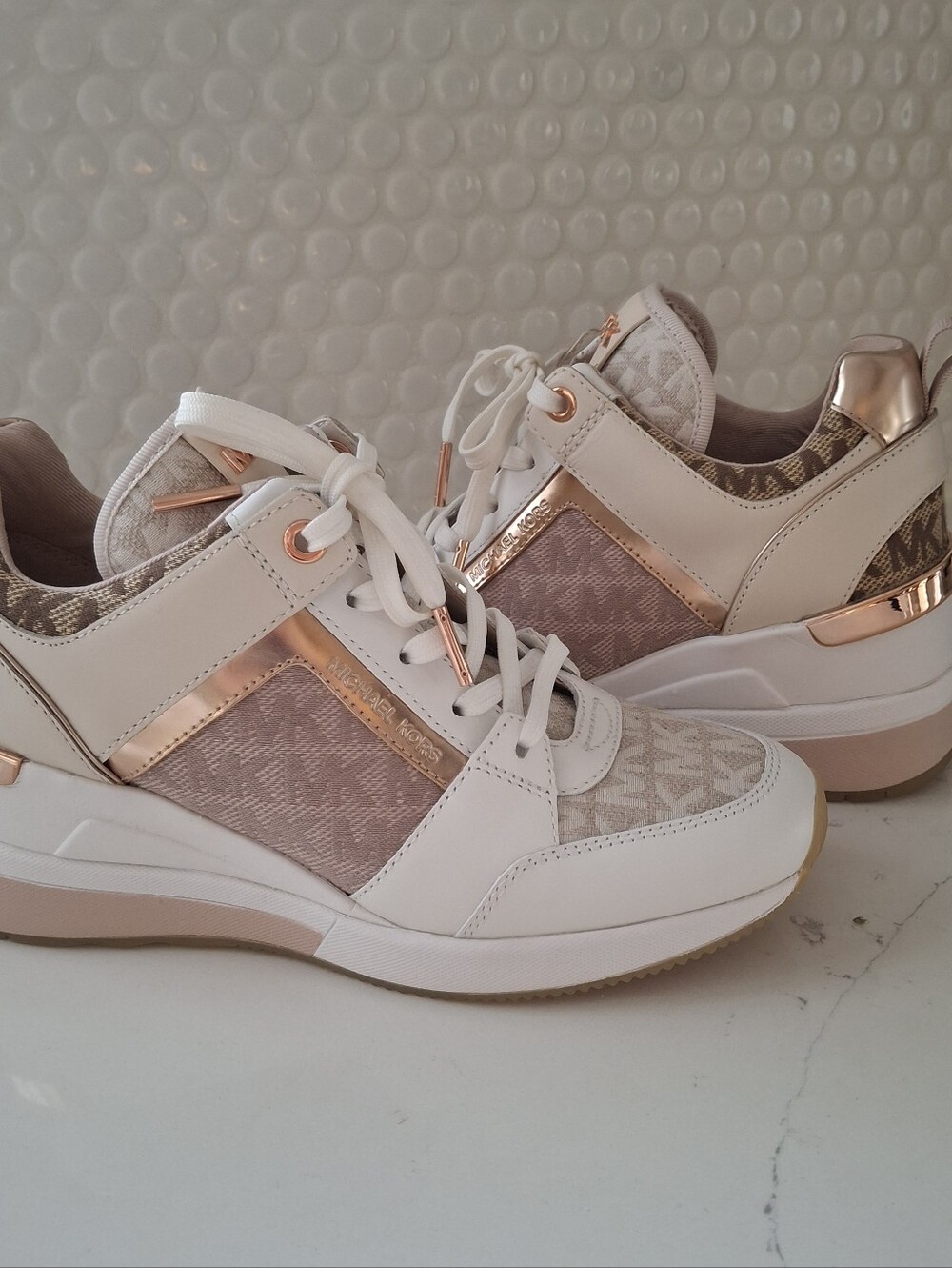 MICHAEL Michael Kors Georgie Trainer Sneakers White & Rose Gold Size 6M Like New